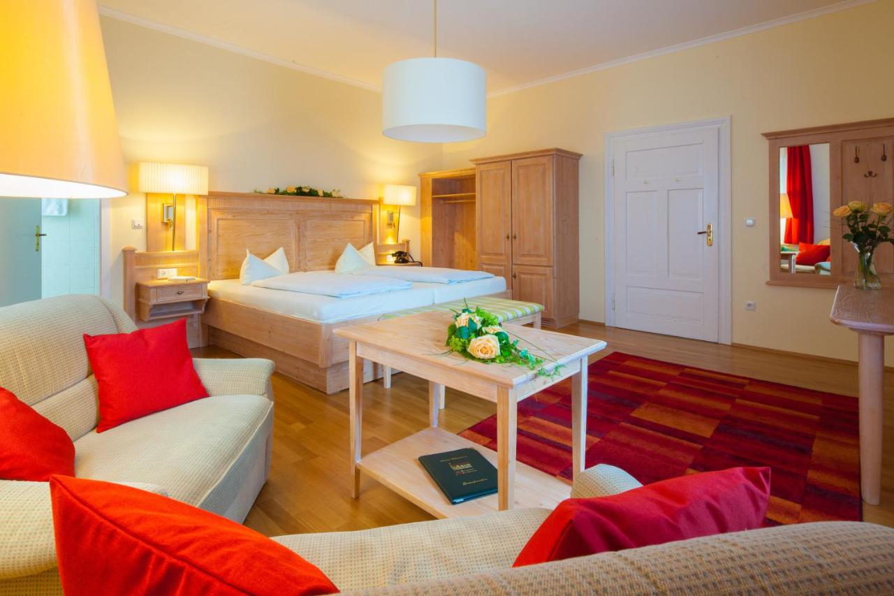 Experience Elegance and Comfort at Hotel Victoria